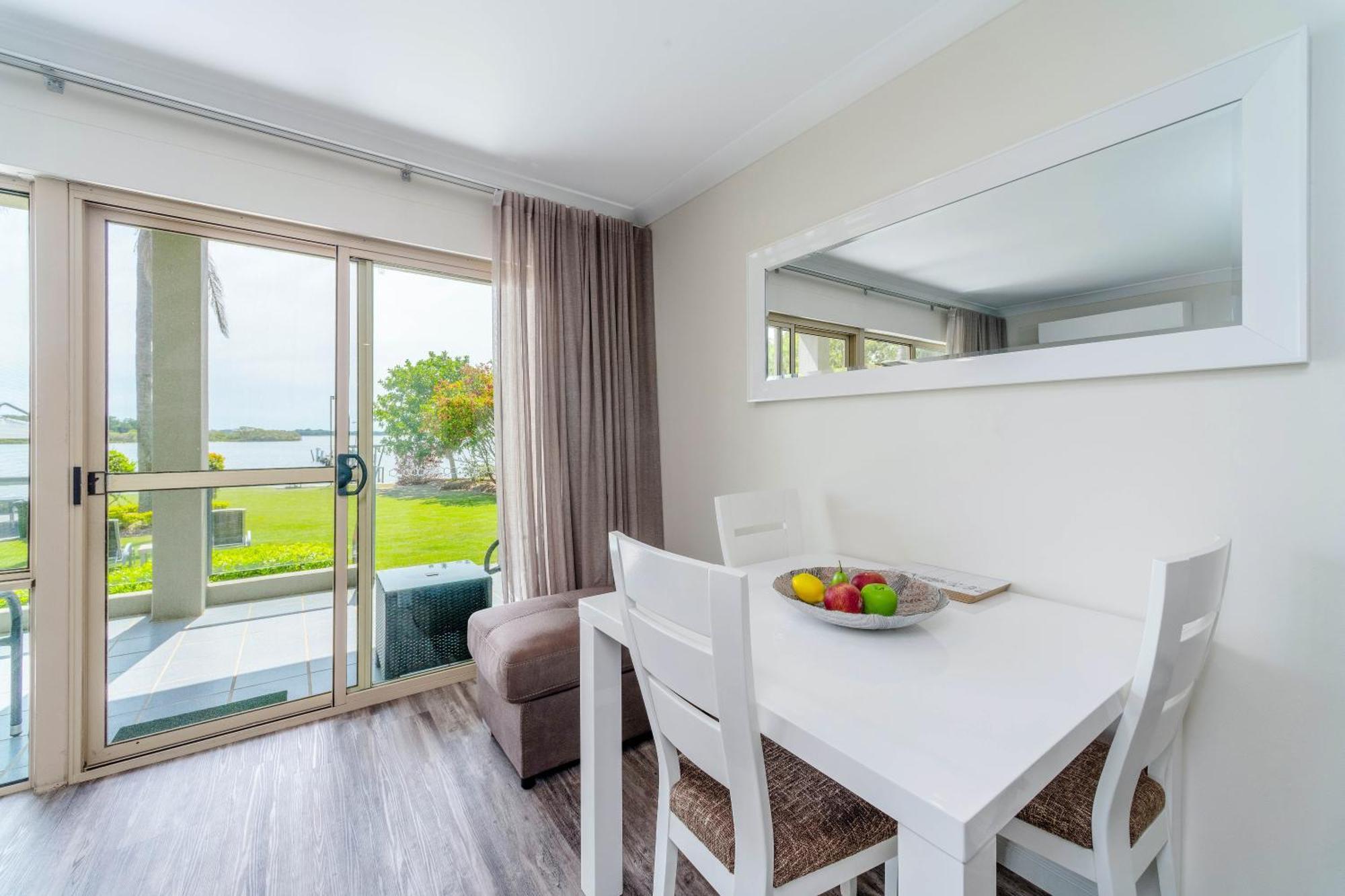 Moby Dick Waterfront Resort Motel Yamba Exterior foto
